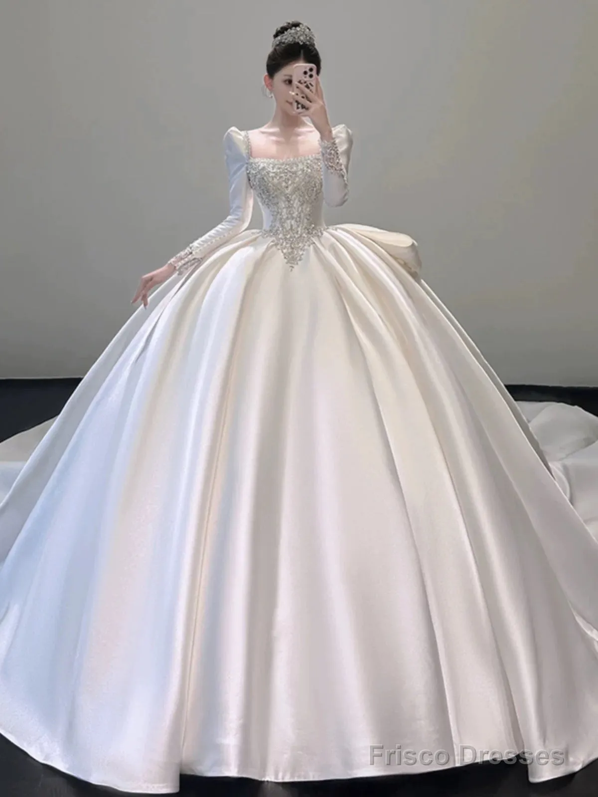 Classy Ball Gown Square Neckline Long Sleeves Sequin White Wedding Dresses Brides Dress
