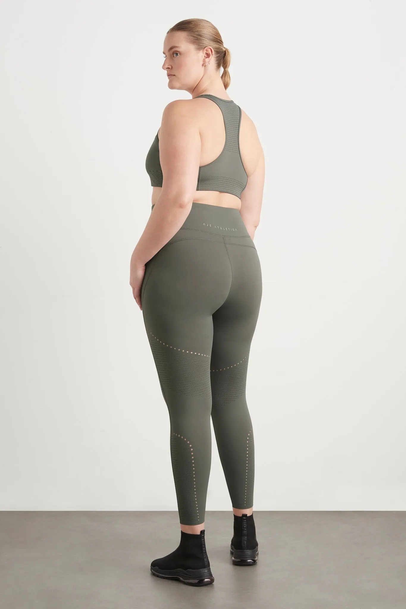 High Rise Perforated 7/8 Legging 227